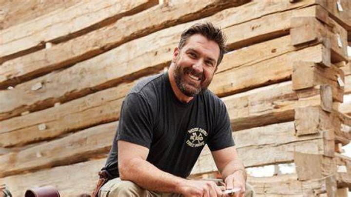 How much is Barnwood Builders Mark Bowe worth