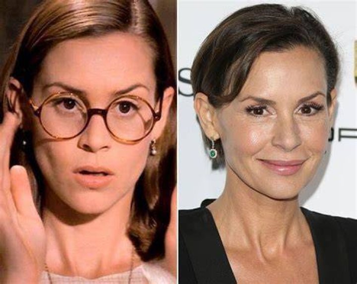 How old is Miss Honey in Matilda in the movie