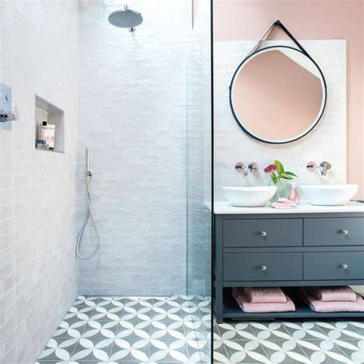 What Colour goes best with GREY in a bathroom